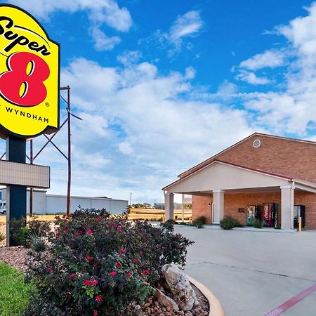 Super 8 By Wyndham Pleasanton Motell Exteriör bild