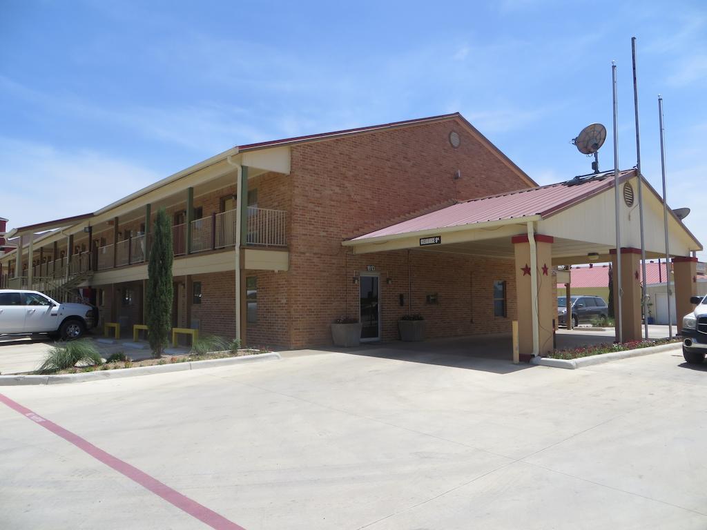 Super 8 By Wyndham Pleasanton Motell Exteriör bild